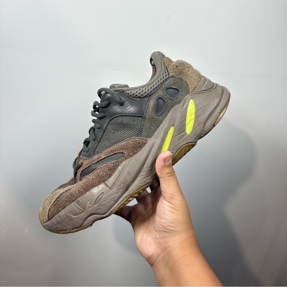 Yeezy Boost 700 Mauve